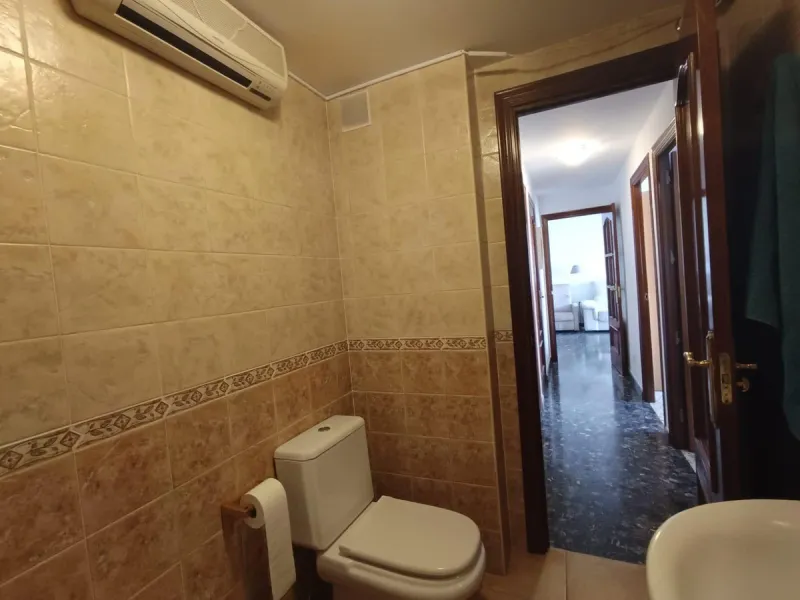 Apartment - Middle Floor Apartment в продаже в Fuengirola, Málaga. В доме 4 спален и 1 ванных комнат. Площадь дома 110 м²