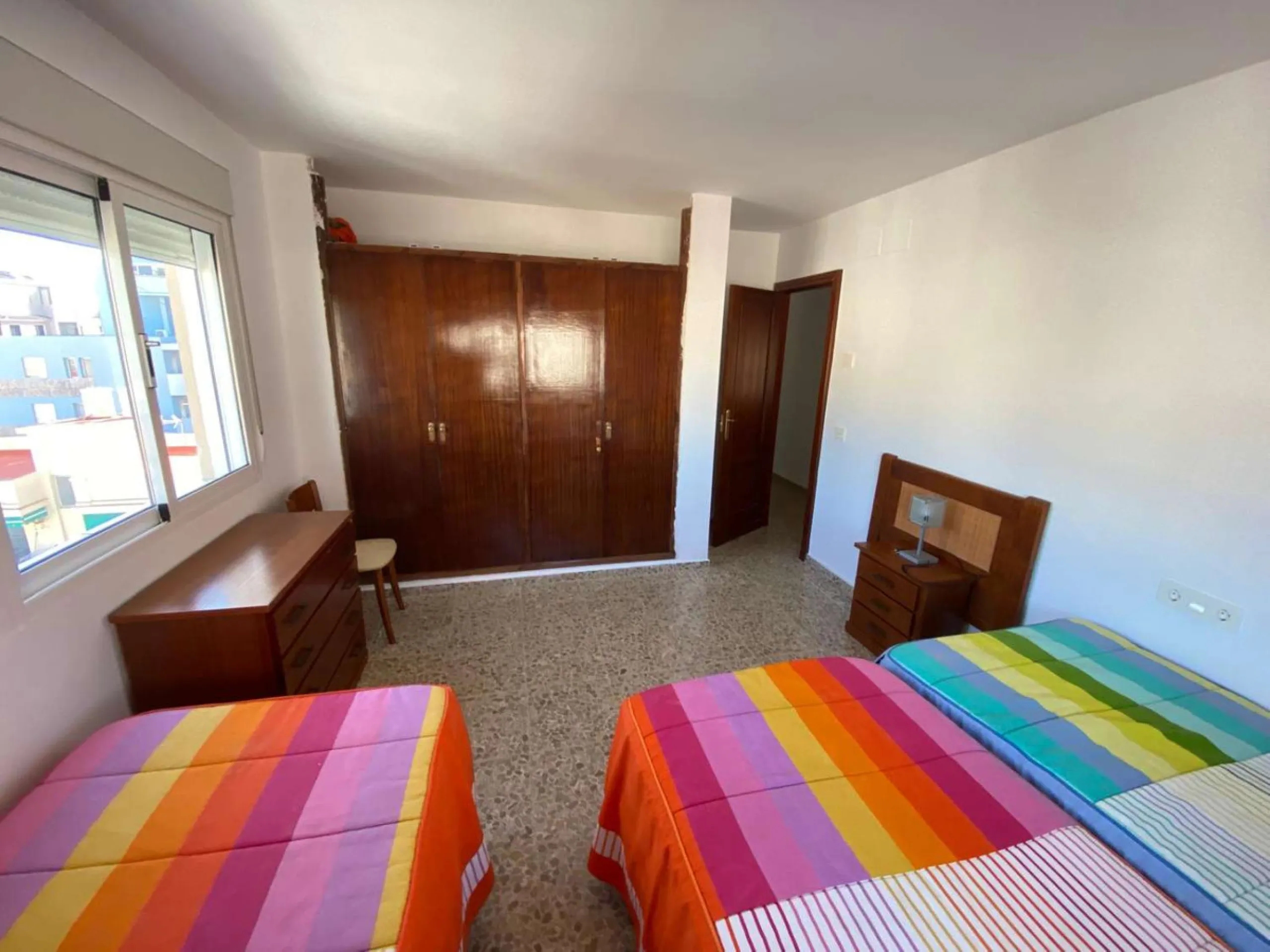 Discover your new home by the sea! This magnificent 4-bedroom, 3-bathroom apartment, located on the 7th floor, offers you the opportunity to live just 20 metres from Los Boliches beach. With 175 m² built and 150 m² usable, you will enjoy a spacious and br