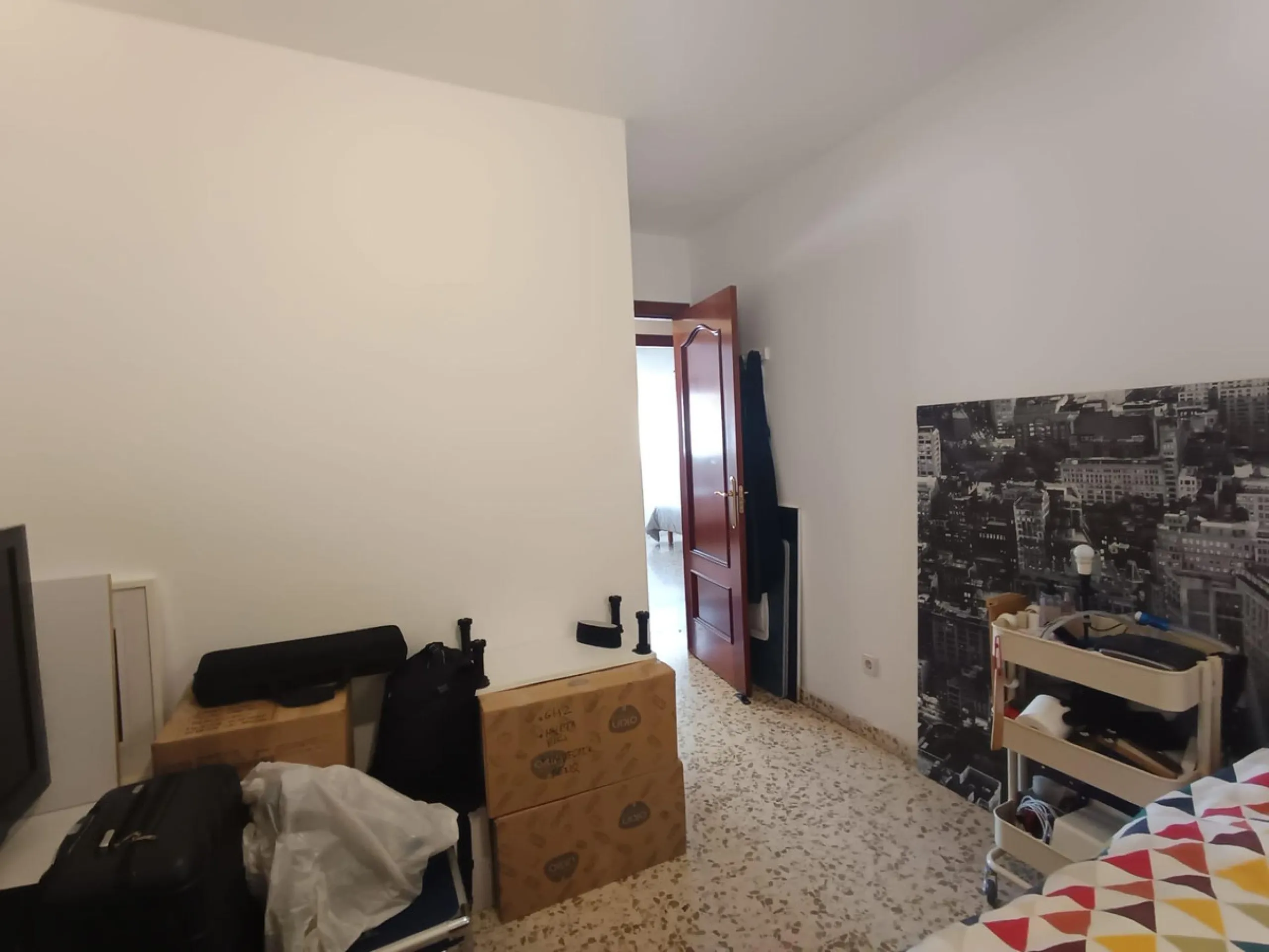 Apartment - Middle Floor Apartment в продаже в Fuengirola, Málaga. В доме 4 спален и 1 ванных комнат. Площадь дома 110 м²