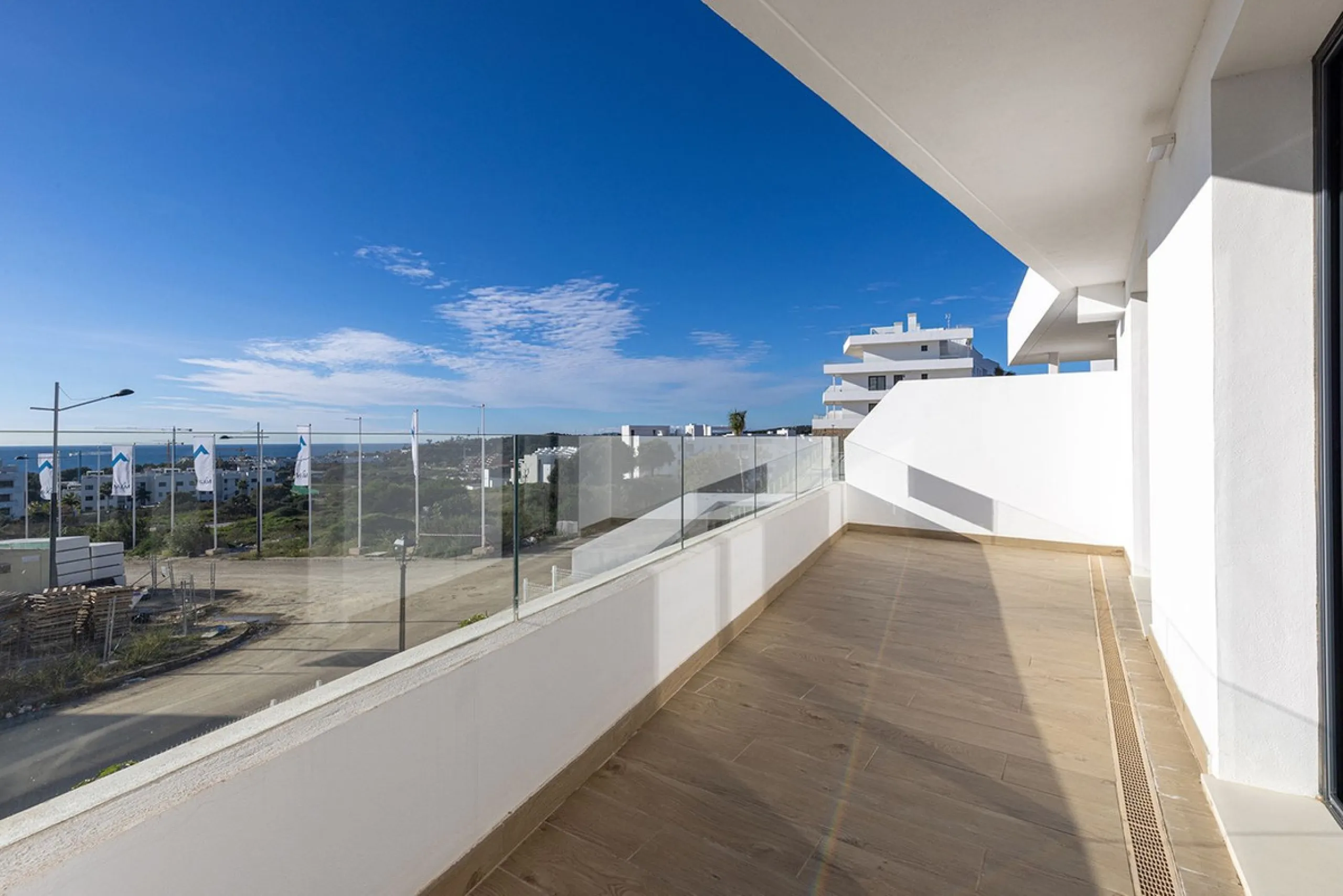 We are delighted to present this exceptional brand new two-bedroom apartment on the first floor of the brand-new One80 Suites development.