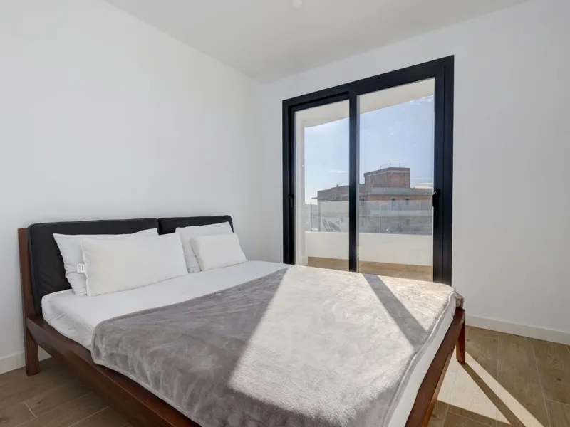 We are delighted to present this exceptional brand new two-bedroom apartment on the first floor of the brand-new One80 Suites development.