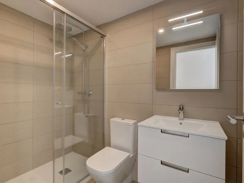 We are delighted to present this exceptional brand new two-bedroom apartment on the first floor of the brand-new One80 Suites development.