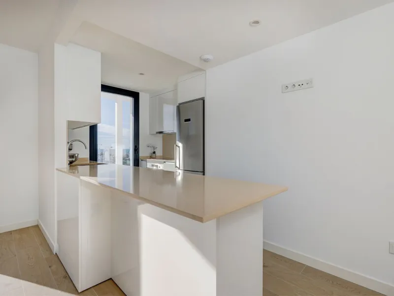 We are delighted to present this exceptional brand new two-bedroom apartment on the first floor of the brand-new One80 Suites development.