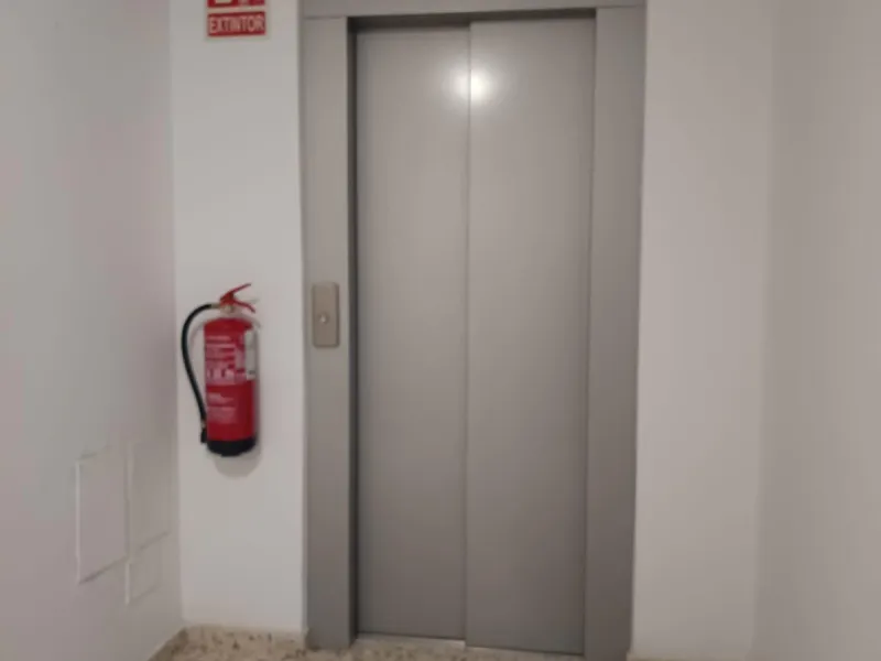 Apartment - Middle Floor Apartment в продаже в Fuengirola, Málaga. В доме 4 спален и 1 ванных комнат. Площадь дома 110 м²