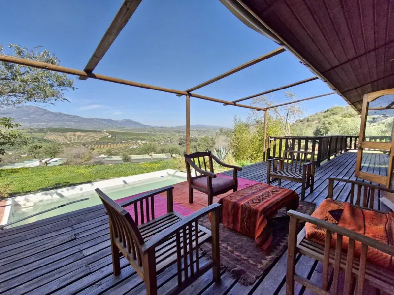 House - Finca - Cortijo в продаже в Coín, Málaga. В доме 3 спален и 2 ванных комнат. Площадь дома 162 м². Площадь участка 10620 м²