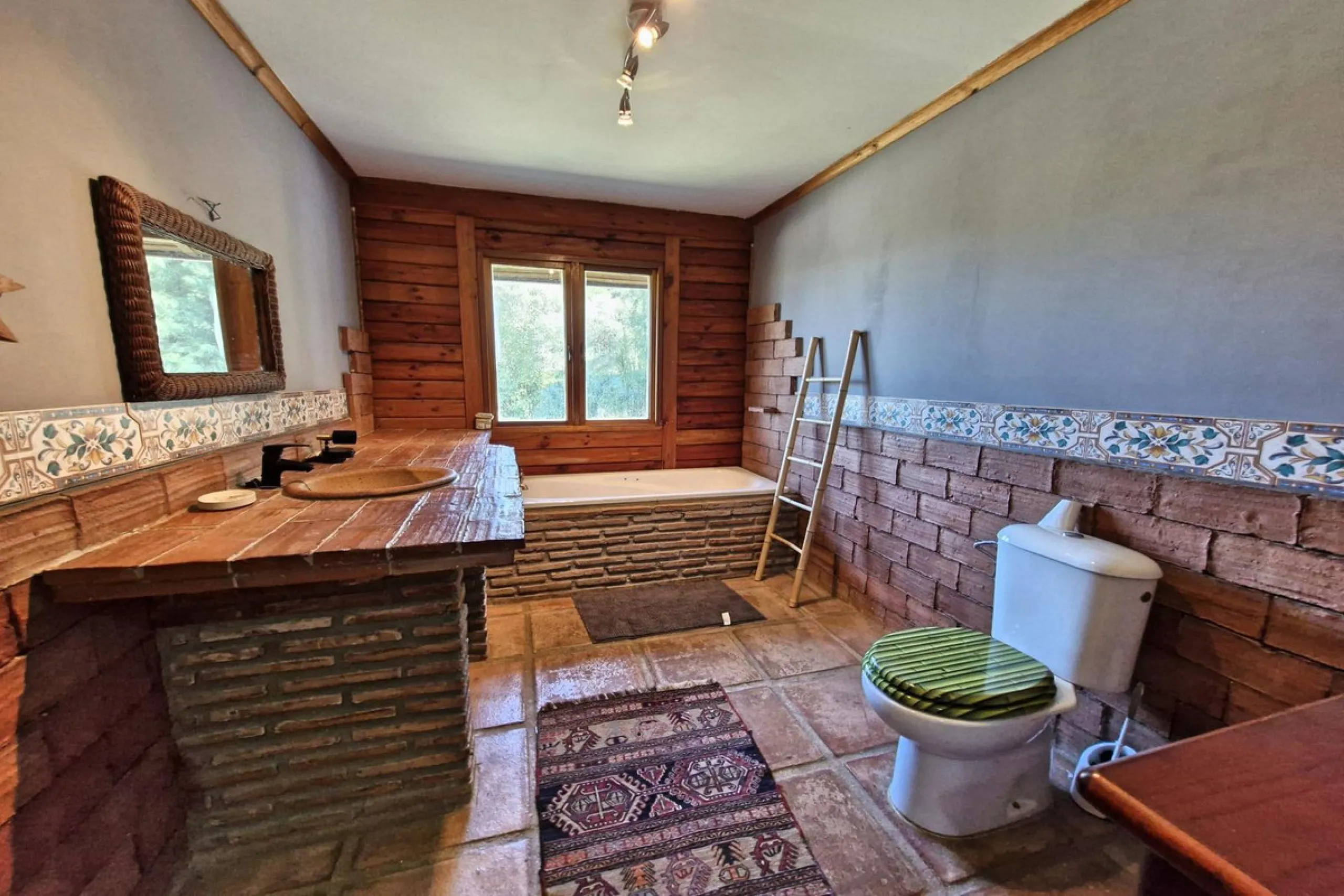 House - Finca - Cortijo в продаже в Coín, Málaga. В доме 3 спален и 2 ванных комнат. Площадь дома 162 м². Площадь участка 10620 м²