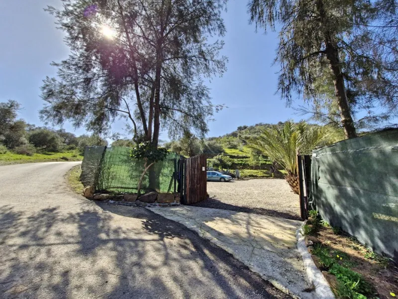 House - Finca - Cortijo в продаже в Coín, Málaga. В доме 3 спален и 2 ванных комнат. Площадь дома 162 м². Площадь участка 10620 м²