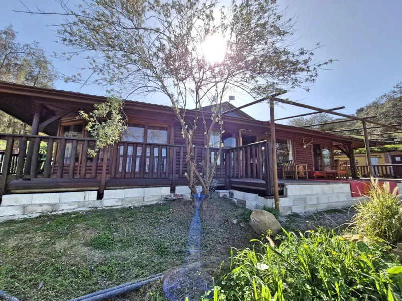 House - Finca - Cortijo в продаже в Coín, Málaga. В доме 3 спален и 2 ванных комнат. Площадь дома 162 м². Площадь участка 10620 м²