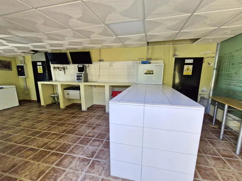 House - Finca - Cortijo в продаже в Coín, Málaga. В доме 3 спален и 2 ванных комнат. Площадь дома 162 м². Площадь участка 10620 м²