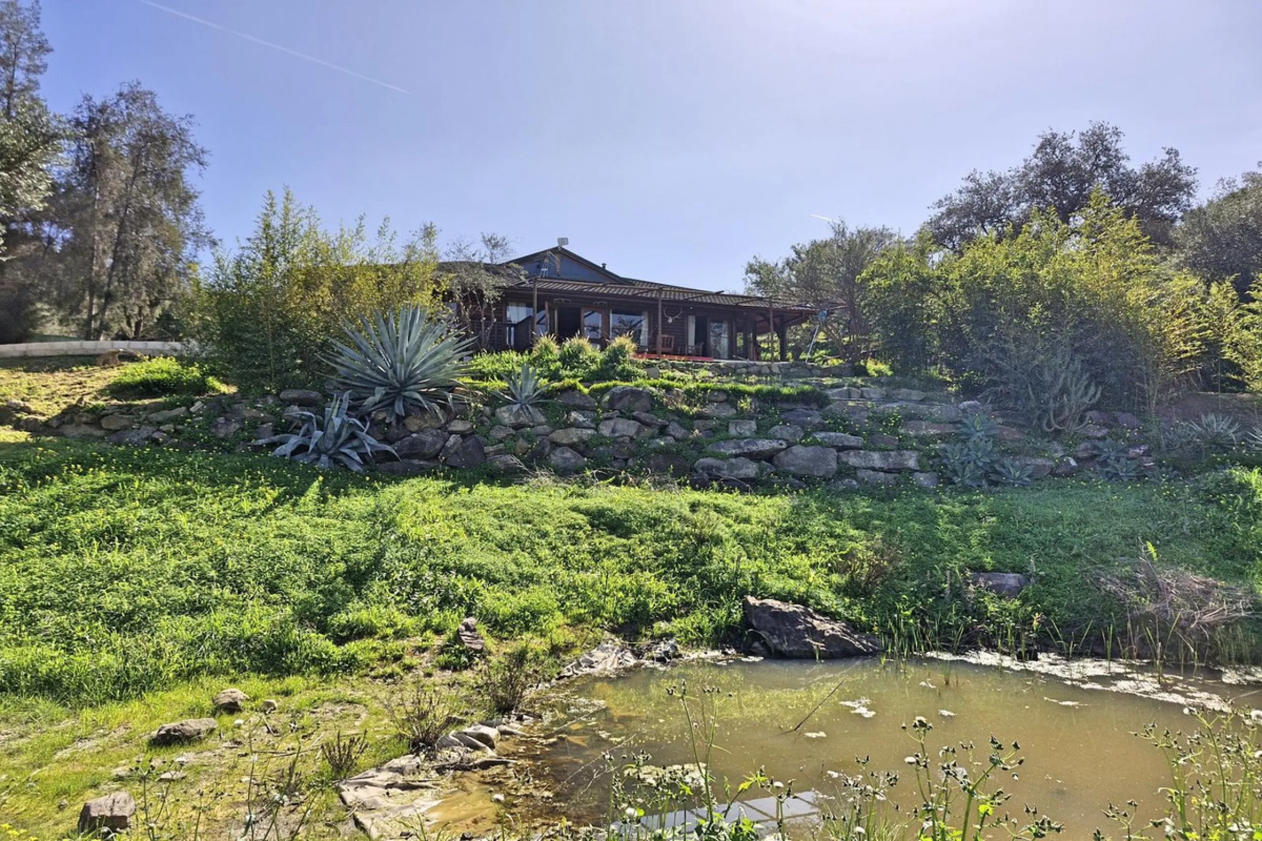 House - Finca - Cortijo в продаже в Coín, Málaga. В доме 3 спален и 2 ванных комнат. Площадь дома 162 м². Площадь участка 10620 м²