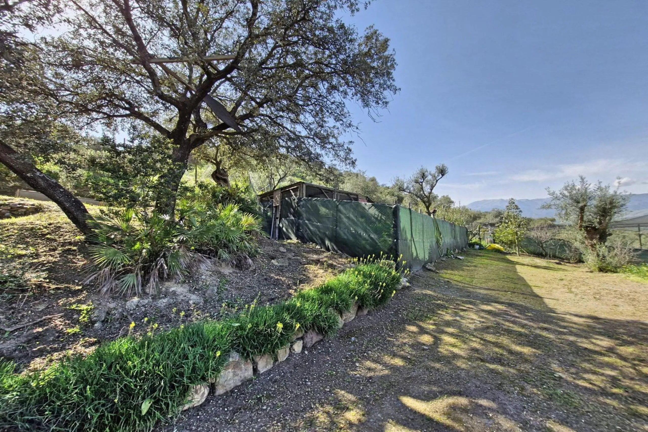 House - Finca - Cortijo в продаже в Coín, Málaga. В доме 3 спален и 2 ванных комнат. Площадь дома 162 м². Площадь участка 10620 м²
