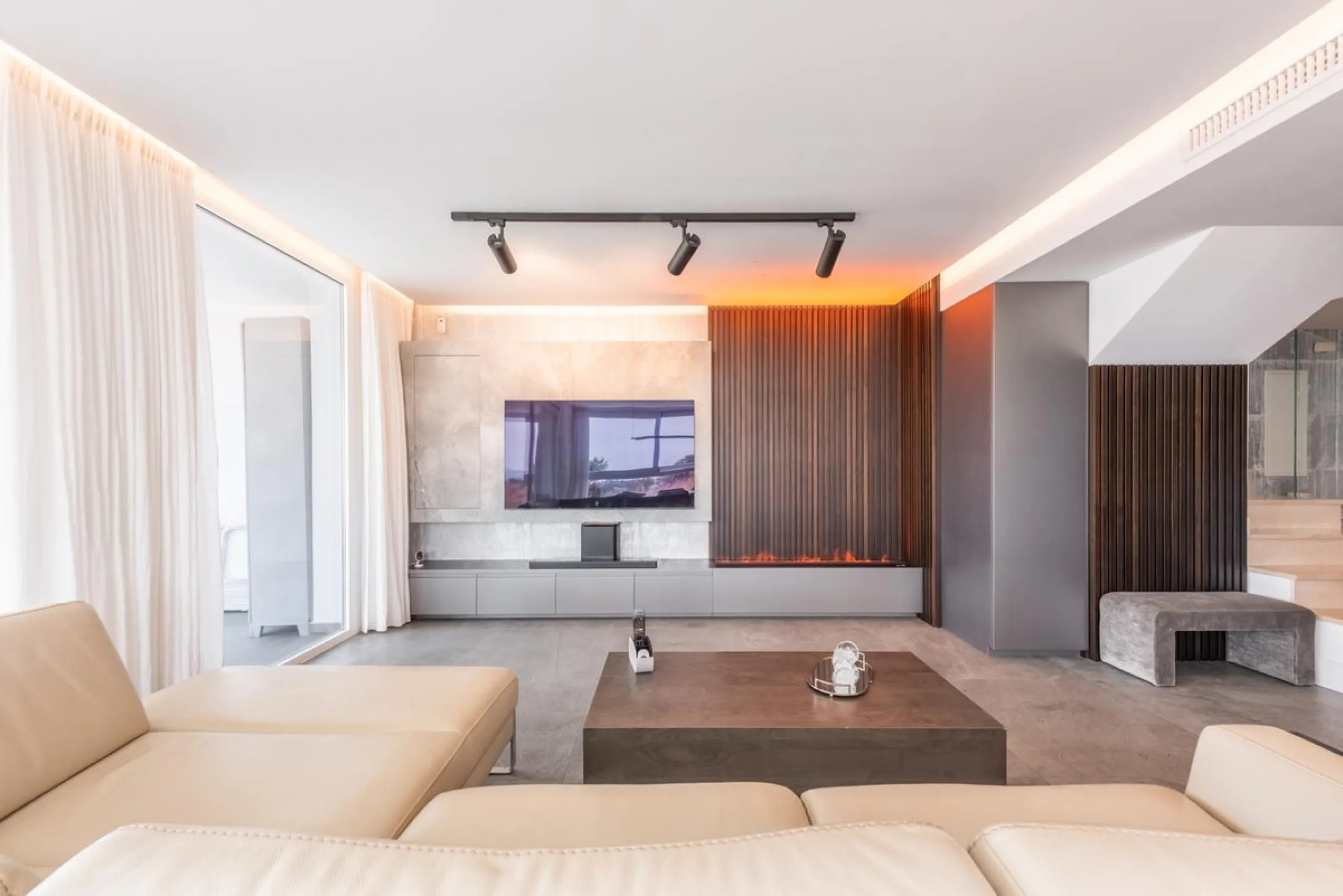 CONTEMPORARY PENTHOUSE WITH SEA AND GOLF VIEWS IN LA QUINTA