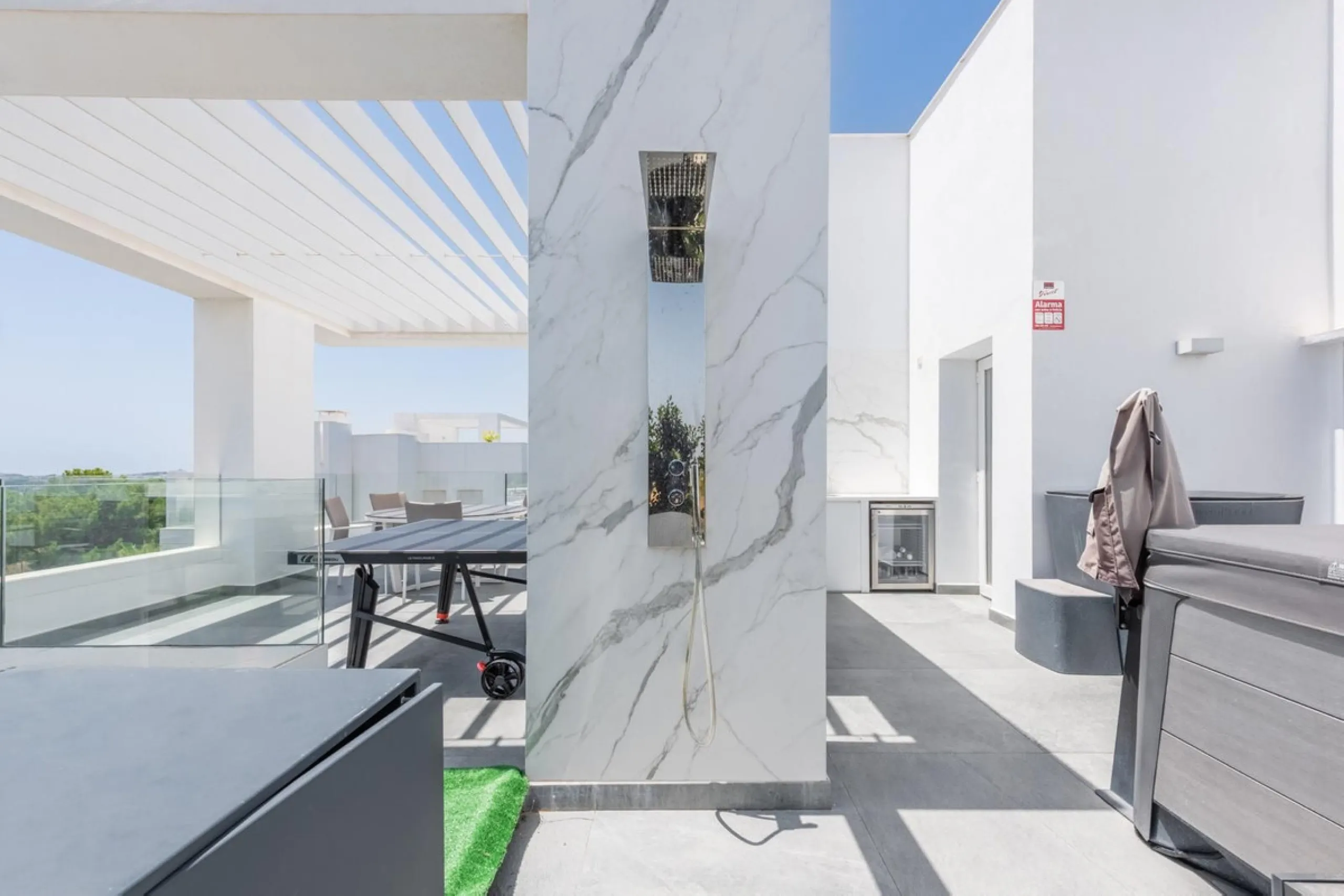 CONTEMPORARY PENTHOUSE WITH SEA AND GOLF VIEWS IN LA QUINTA