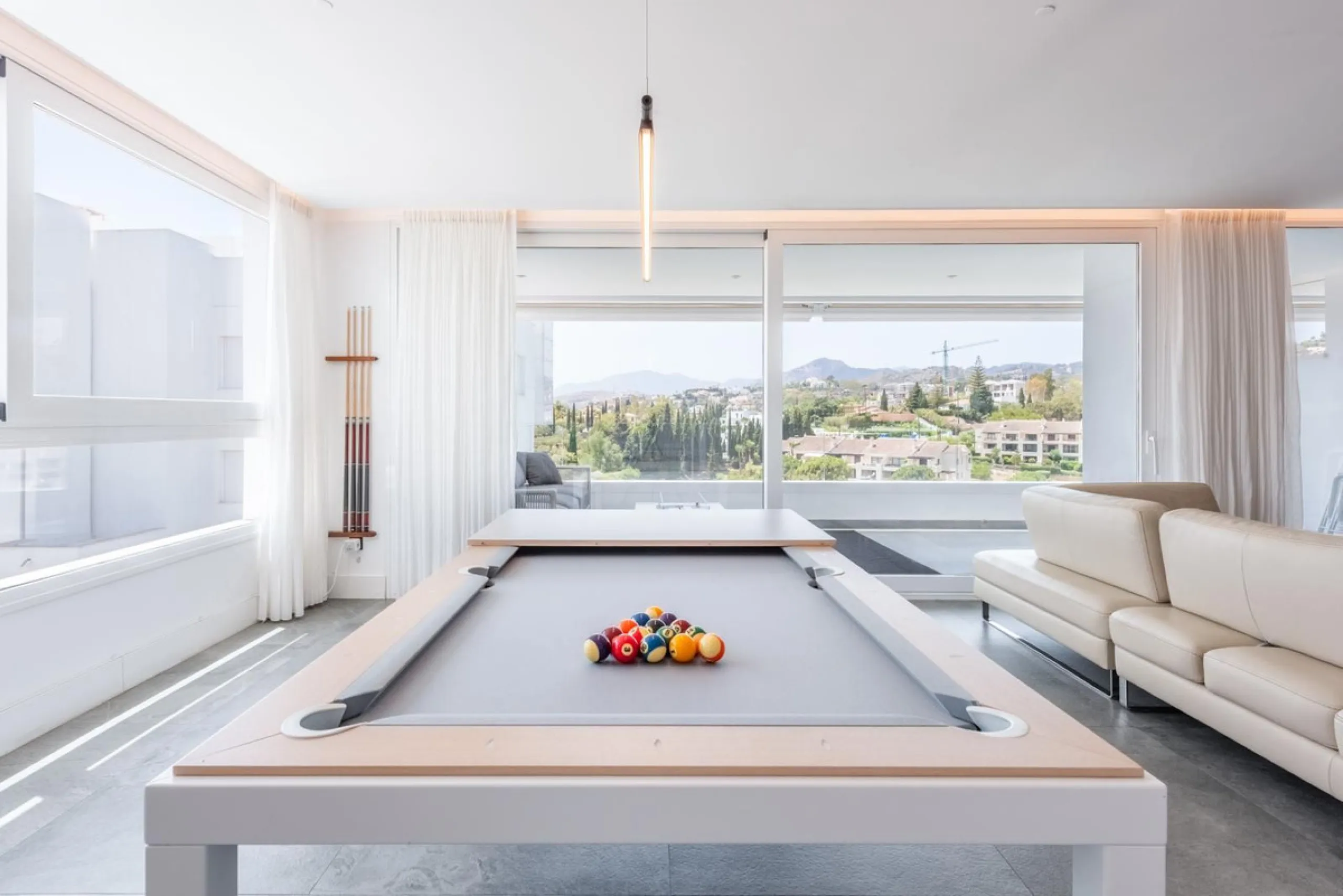 CONTEMPORARY PENTHOUSE WITH SEA AND GOLF VIEWS IN LA QUINTA