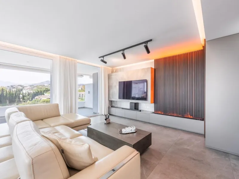 CONTEMPORARY PENTHOUSE WITH SEA AND GOLF VIEWS IN LA QUINTA