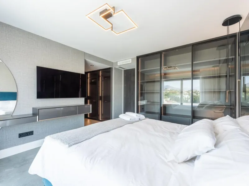 CONTEMPORARY PENTHOUSE WITH SEA AND GOLF VIEWS IN LA QUINTA