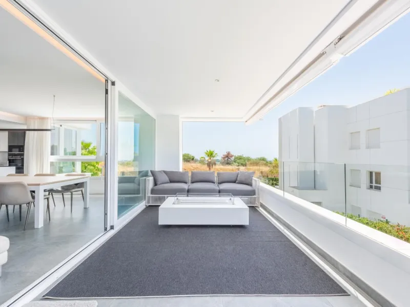 CONTEMPORARY PENTHOUSE WITH SEA AND GOLF VIEWS IN LA QUINTA