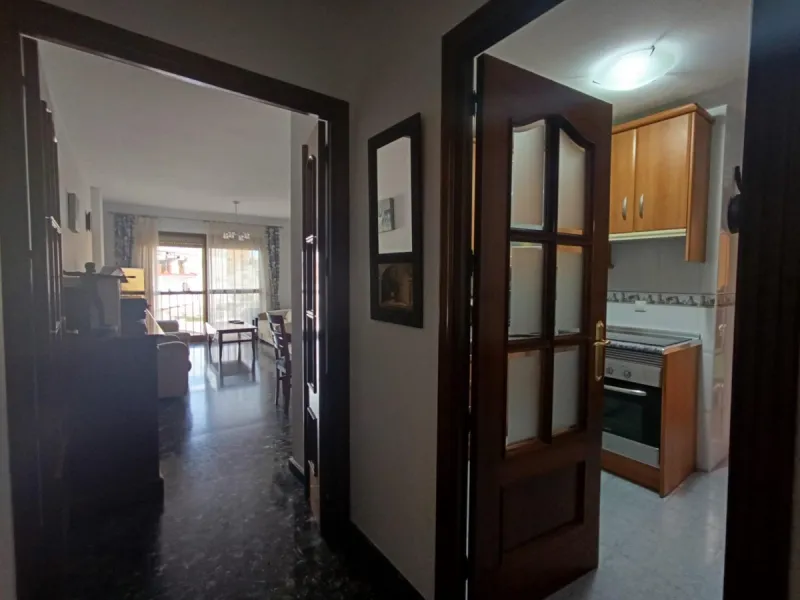 Apartment - Middle Floor Apartment в продаже в Fuengirola, Málaga. В доме 4 спален и 1 ванных комнат. Площадь дома 110 м²