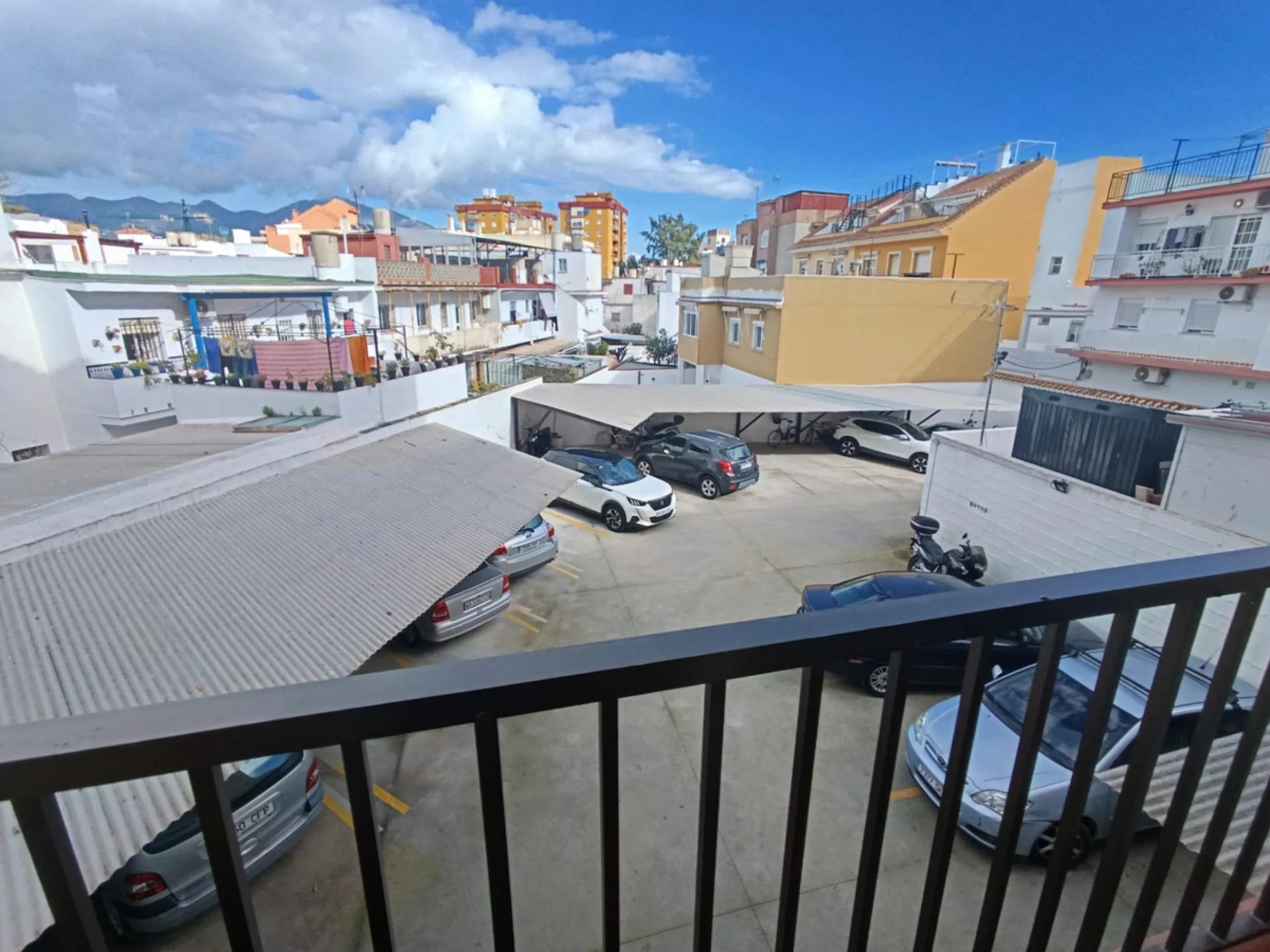 Apartment - Middle Floor Apartment в продаже в Fuengirola, Málaga. В доме 4 спален и 1 ванных комнат. Площадь дома 110 м²