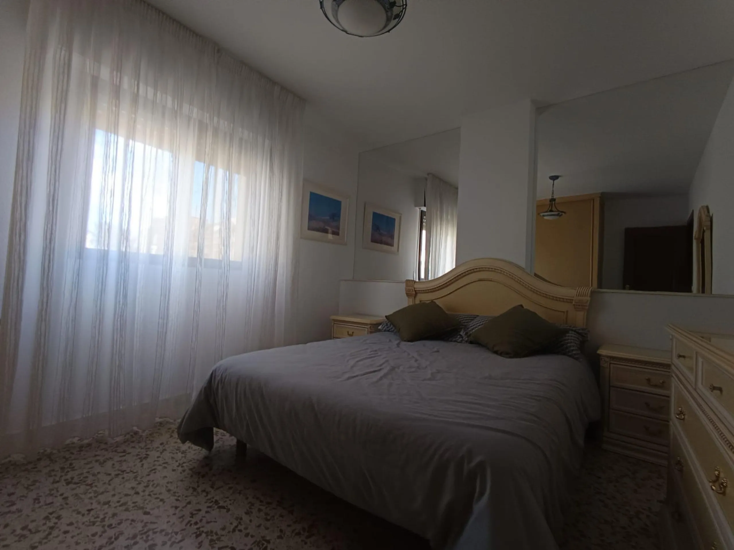 Apartment - Middle Floor Apartment в продаже в Fuengirola, Málaga. В доме 4 спален и 1 ванных комнат. Площадь дома 110 м²