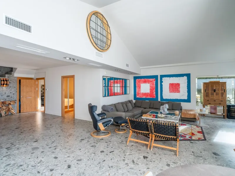 ✨ 235 m² built + 80 m² enclosed terrace | 591 m² plot | Private pool | Views of the Bay of Fuengirola ✨