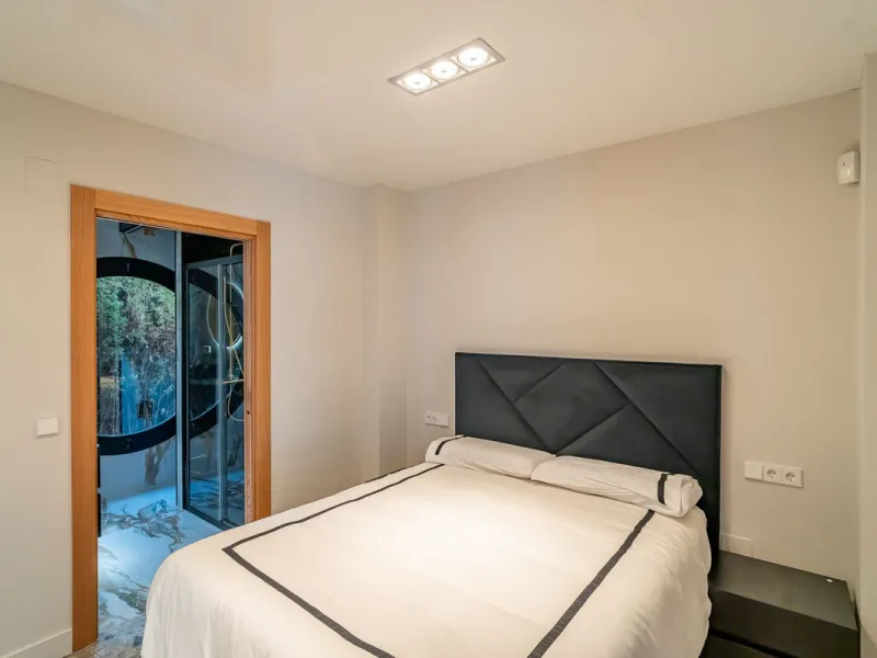 ✨ 235 m² built + 80 m² enclosed terrace | 591 m² plot | Private pool | Views of the Bay of Fuengirola ✨