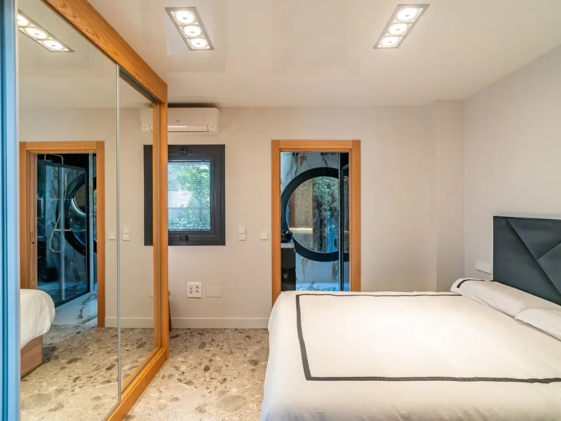 ✨ 235 m² built + 80 m² enclosed terrace | 591 m² plot | Private pool | Views of the Bay of Fuengirola ✨