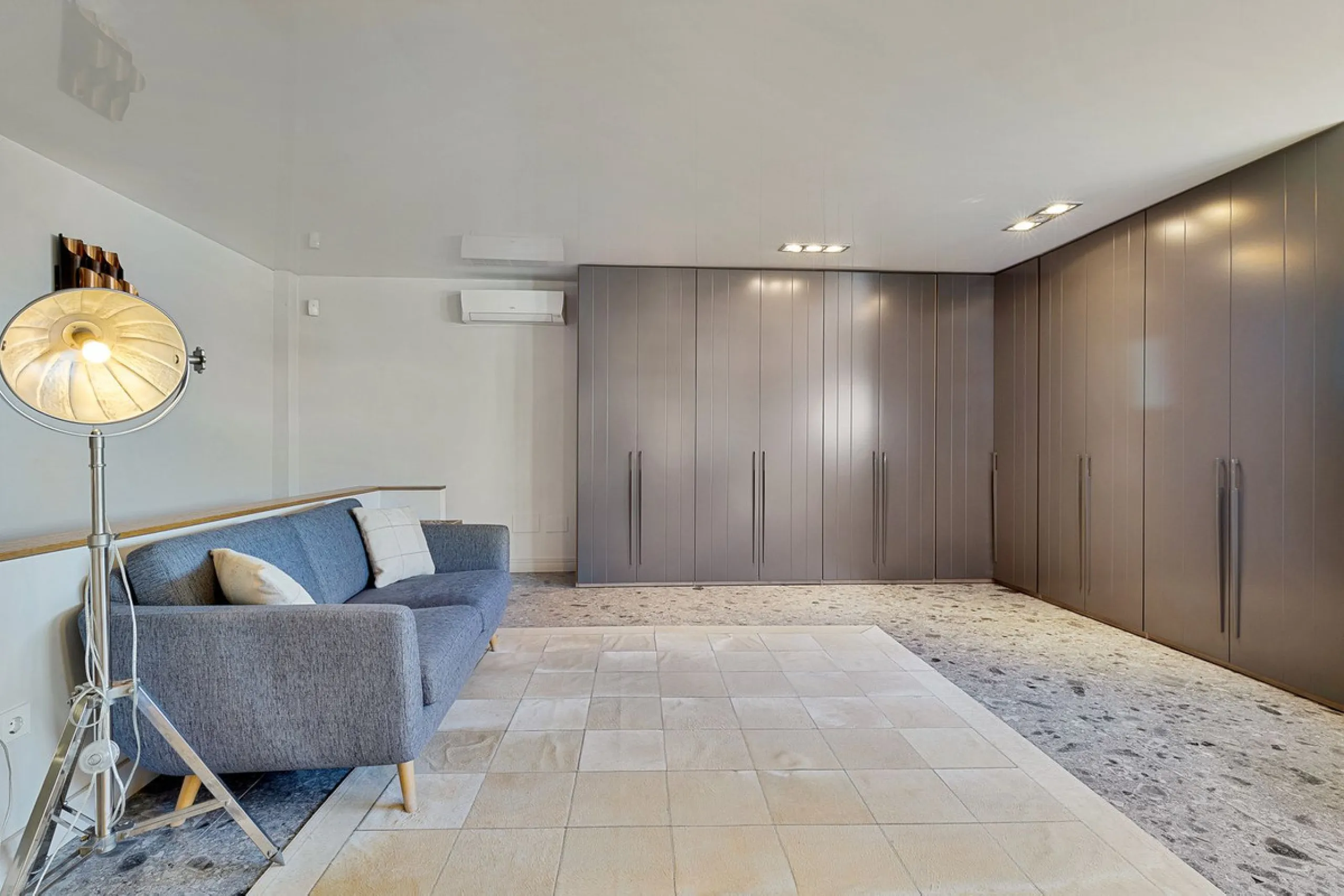 ✨ 235 m² built + 80 m² enclosed terrace | 591 m² plot | Private pool | Views of the Bay of Fuengirola ✨