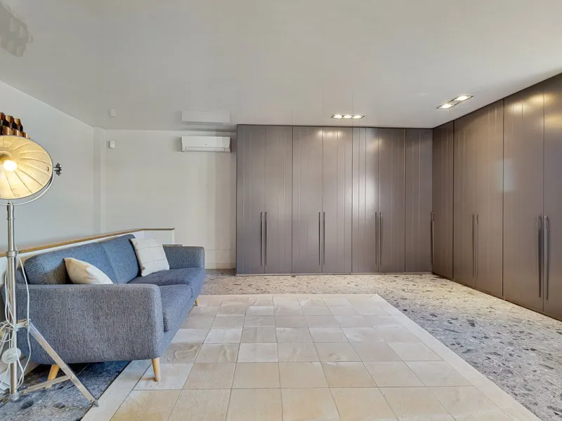 ✨ 235 m² built + 80 m² enclosed terrace | 591 m² plot | Private pool | Views of the Bay of Fuengirola ✨