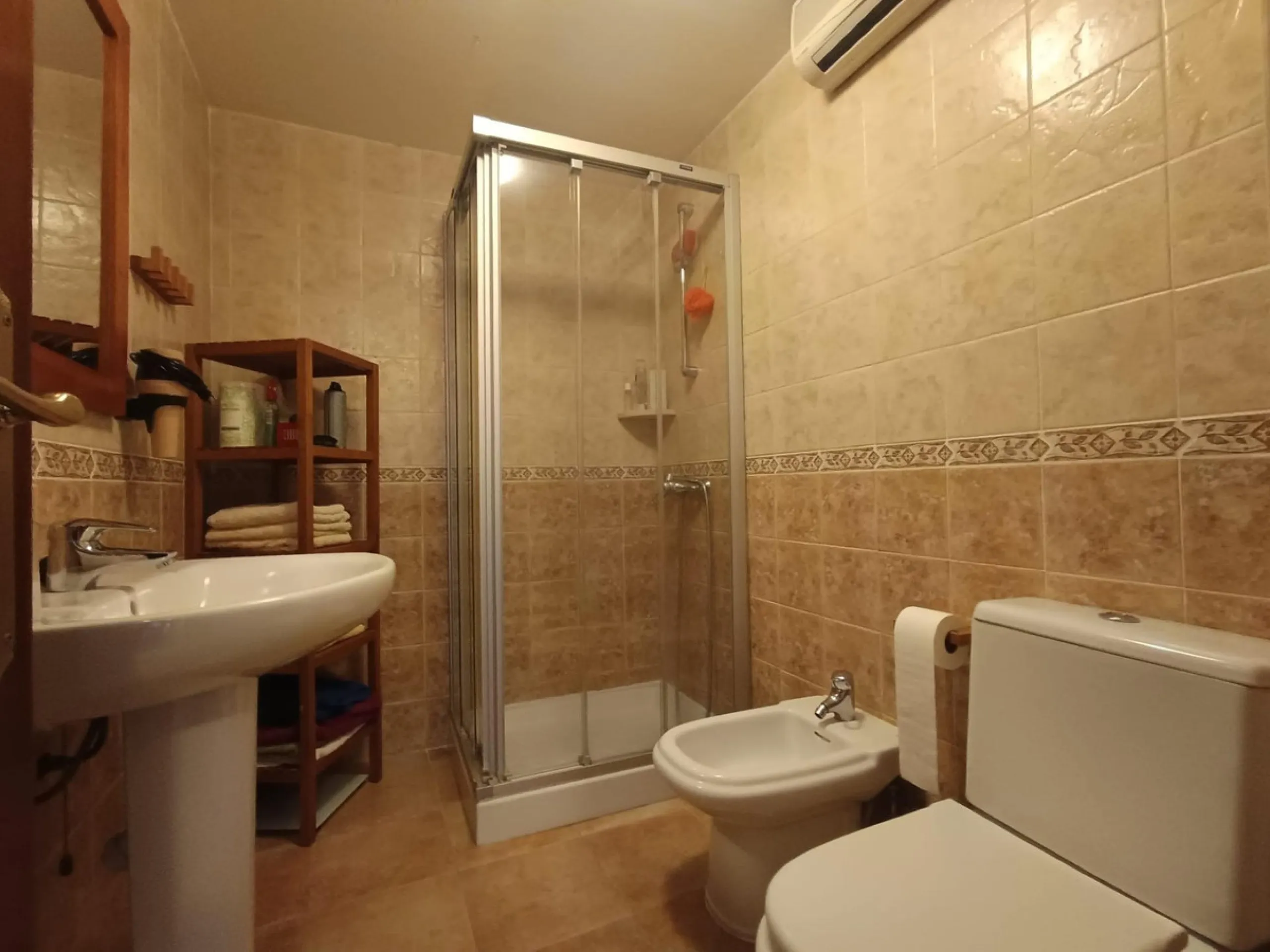 Apartment - Middle Floor Apartment в продаже в Fuengirola, Málaga. В доме 4 спален и 1 ванных комнат. Площадь дома 110 м²