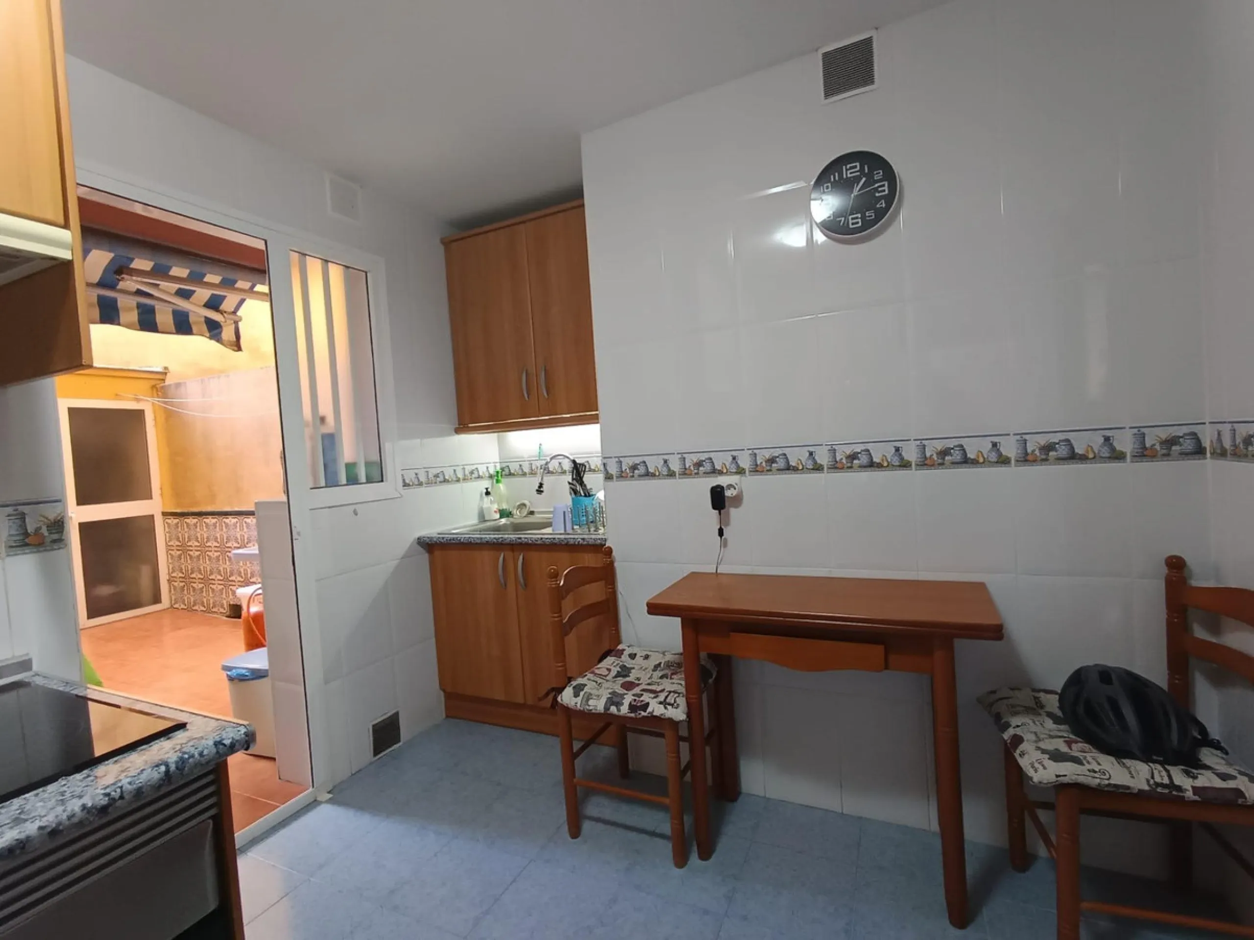 Apartment - Middle Floor Apartment в продаже в Fuengirola, Málaga. В доме 4 спален и 1 ванных комнат. Площадь дома 110 м²