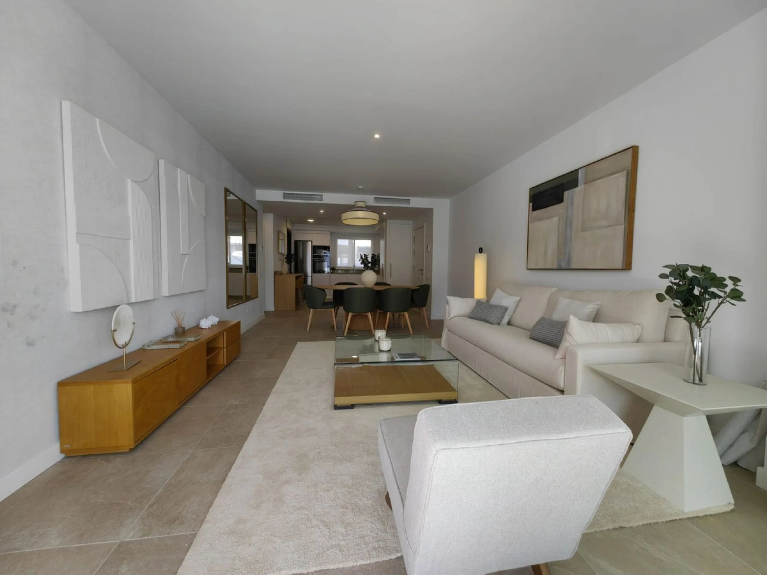 Brand-New Luxury 4-Bedroom Apartment in South Place, Las Mesas, Estepona