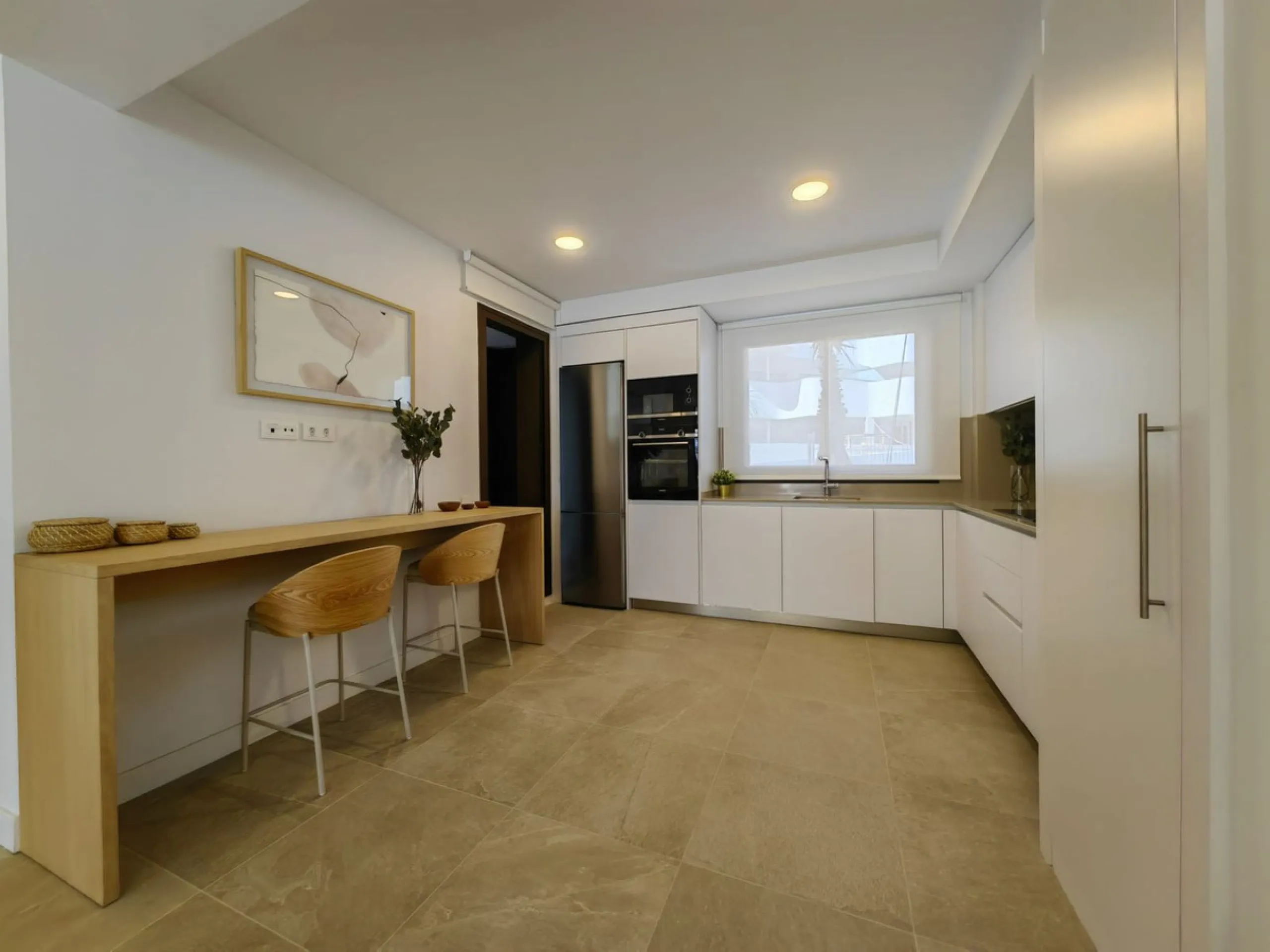 Brand-New Luxury 4-Bedroom Apartment in South Place, Las Mesas, Estepona