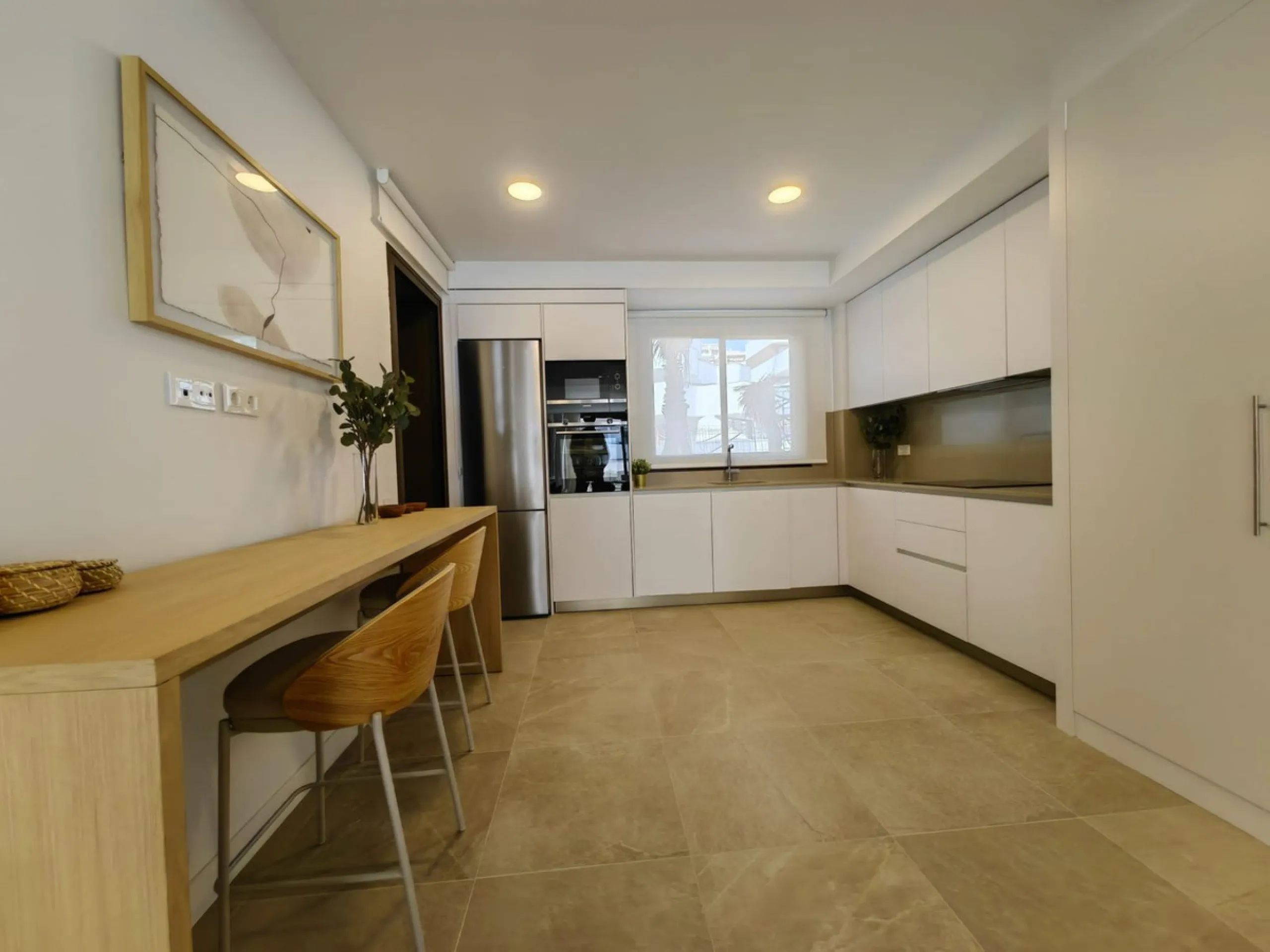 Brand-New Luxury 4-Bedroom Apartment in South Place, Las Mesas, Estepona
