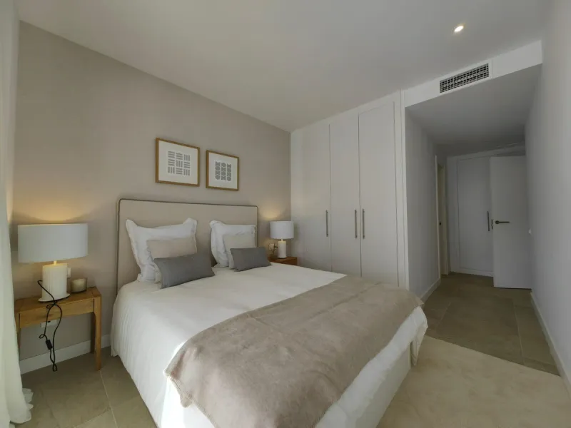 Brand-New Luxury 4-Bedroom Apartment in South Place, Las Mesas, Estepona