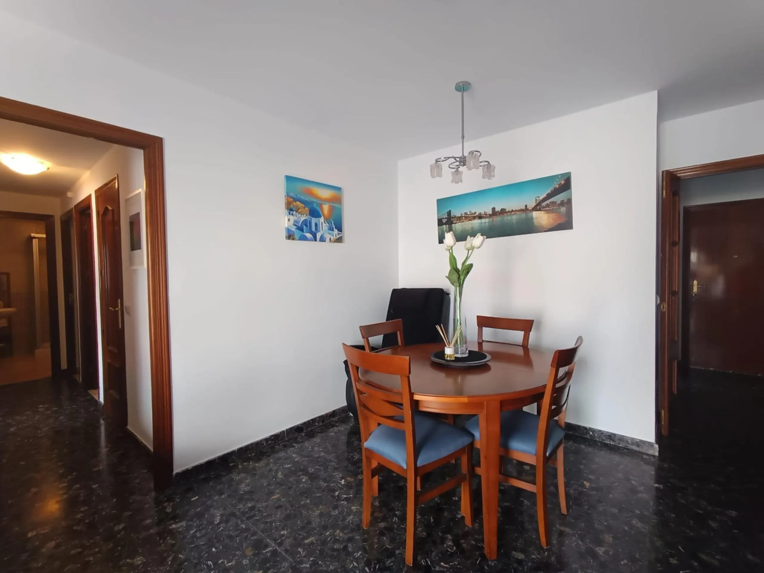 Apartment - Middle Floor Apartment в продаже в Fuengirola, Málaga. В доме 4 спален и 1 ванных комнат. Площадь дома 110 м²