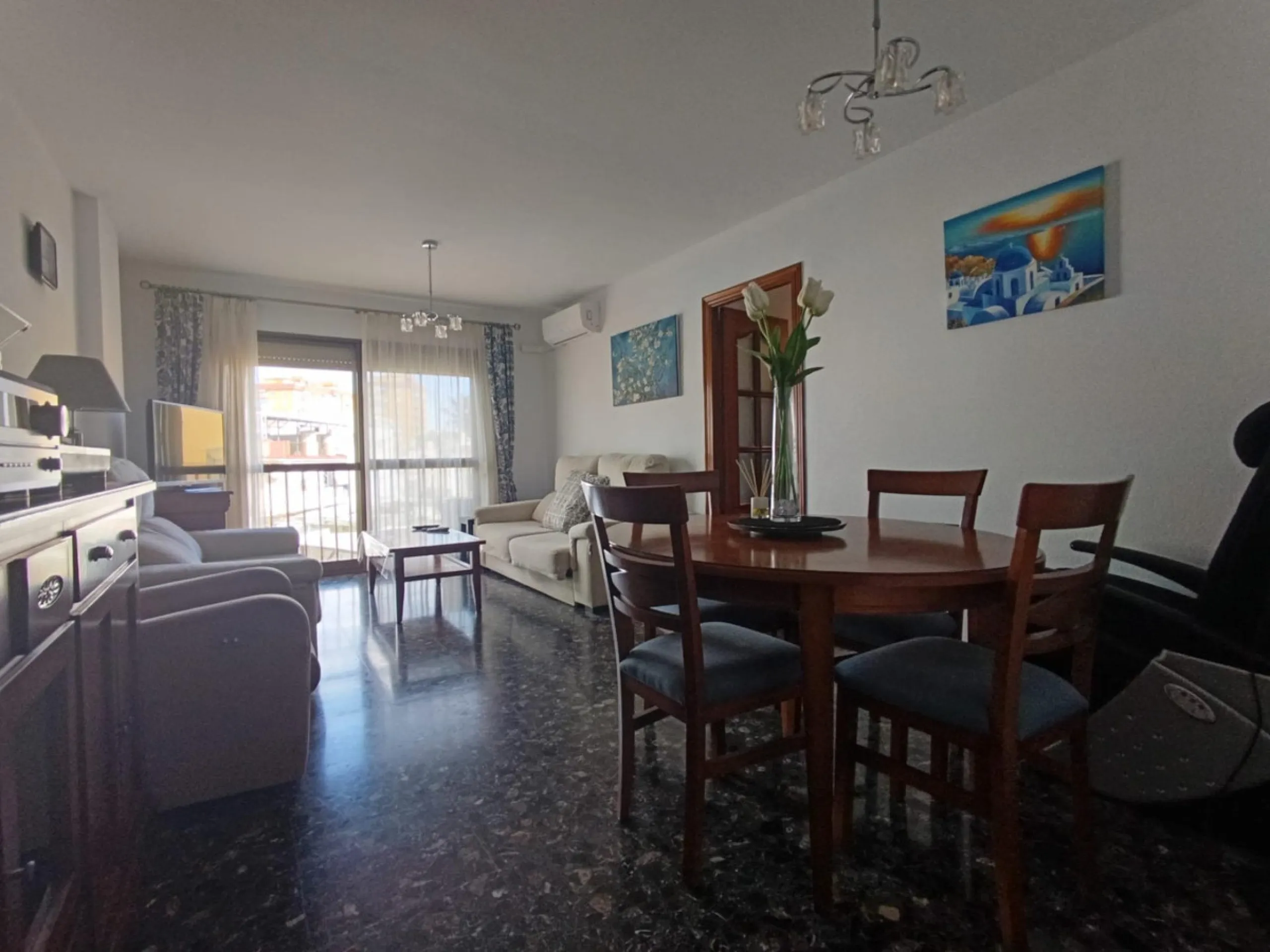 Apartment - Middle Floor Apartment в продаже в Fuengirola, Málaga. В доме 4 спален и 1 ванных комнат. Площадь дома 110 м²