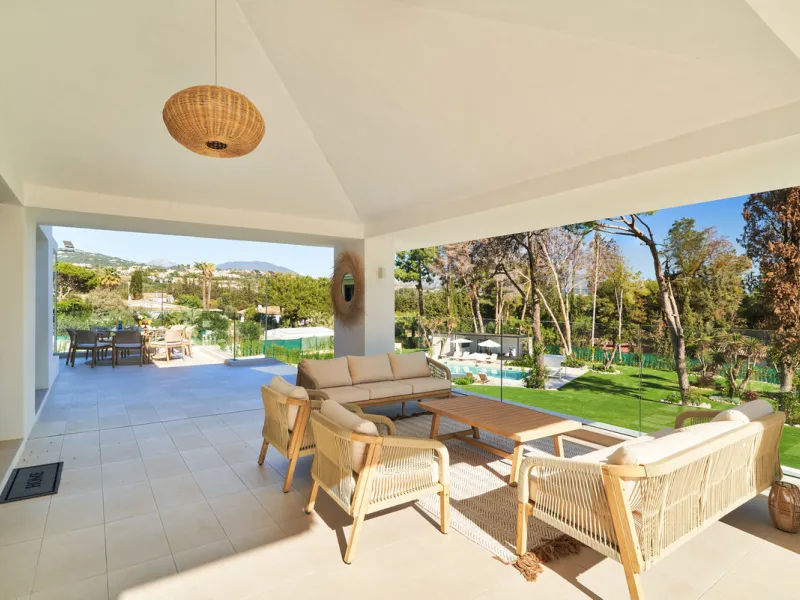 Villa Audrey | Luxury Modern Villa with Private Pool, Tennis Court & Guest Apartment.
