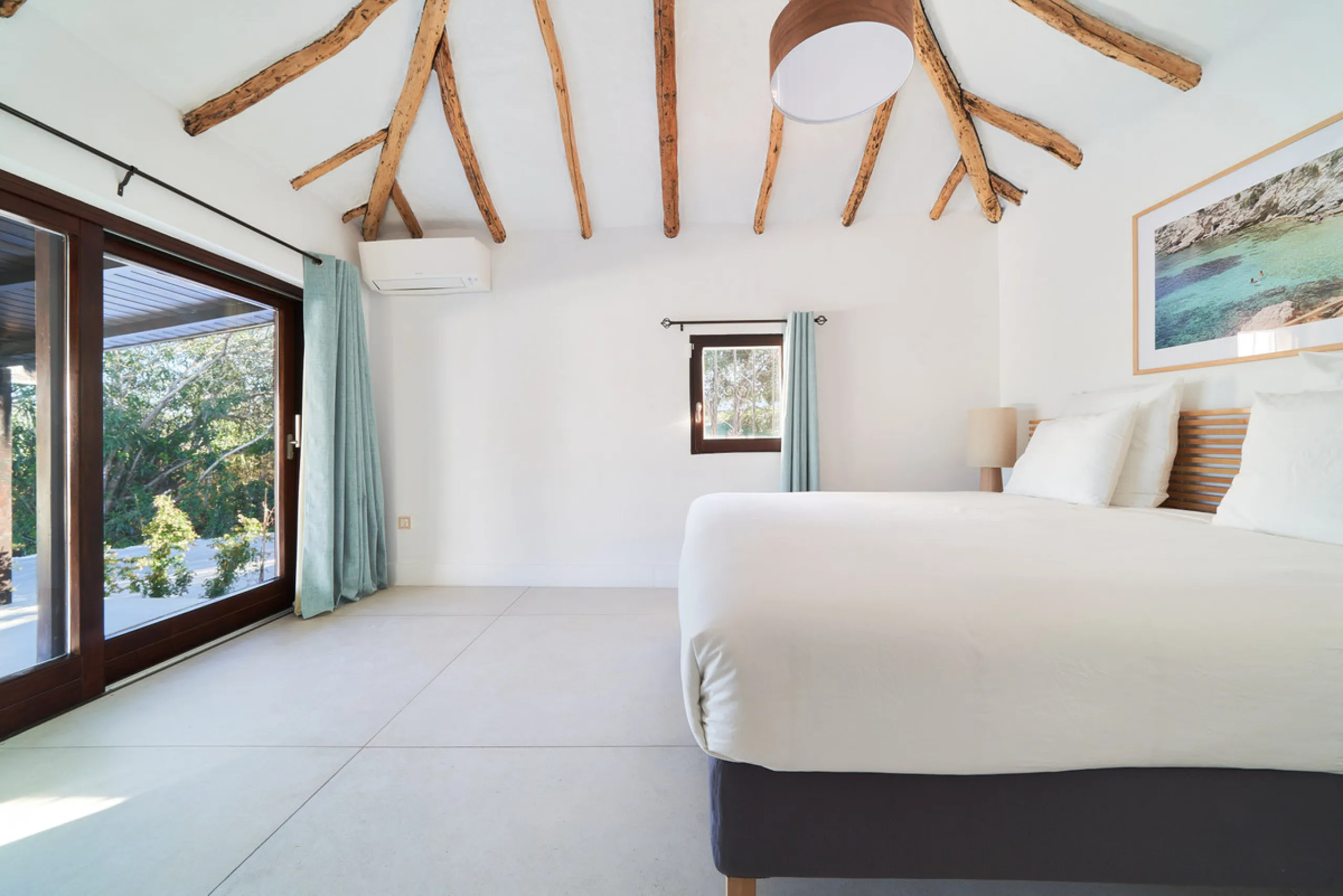 Villa Audrey | Luxury Modern Villa with Private Pool, Tennis Court & Guest Apartment.