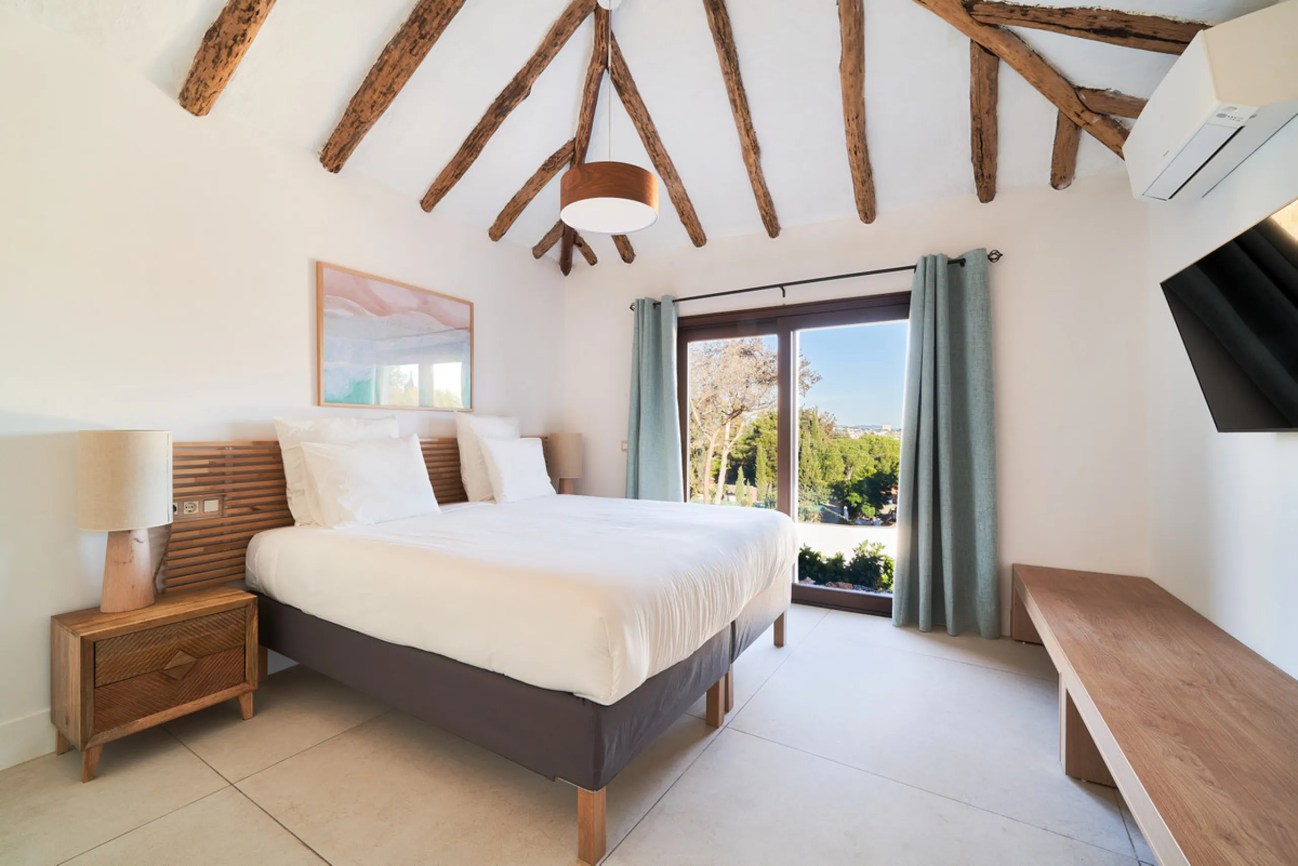 Villa Audrey | Luxury Modern Villa with Private Pool, Tennis Court & Guest Apartment.