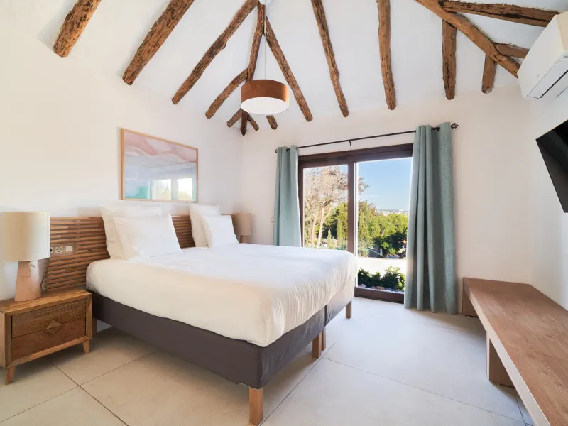 Villa Audrey | Luxury Modern Villa with Private Pool, Tennis Court & Guest Apartment.