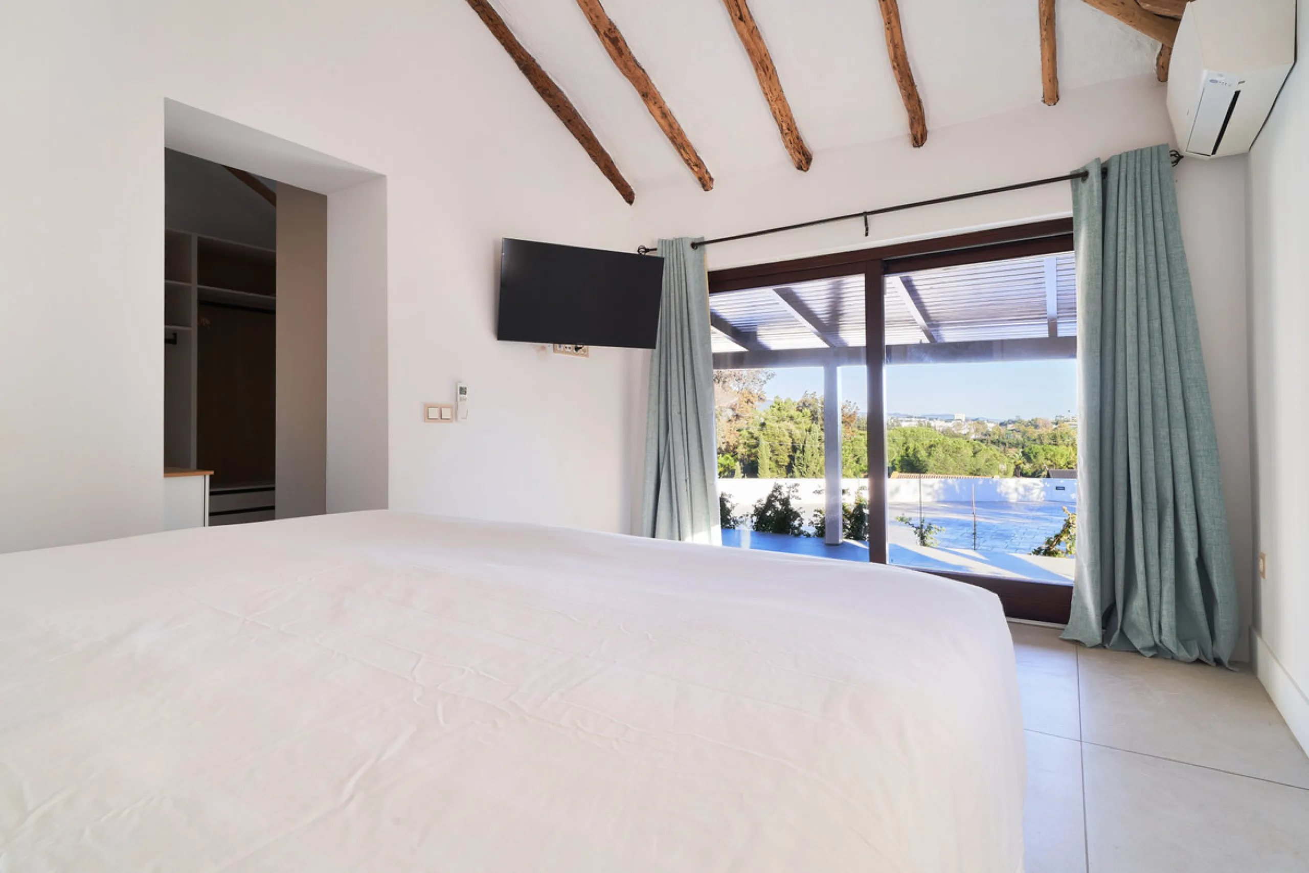 Villa Audrey | Luxury Modern Villa with Private Pool, Tennis Court & Guest Apartment.