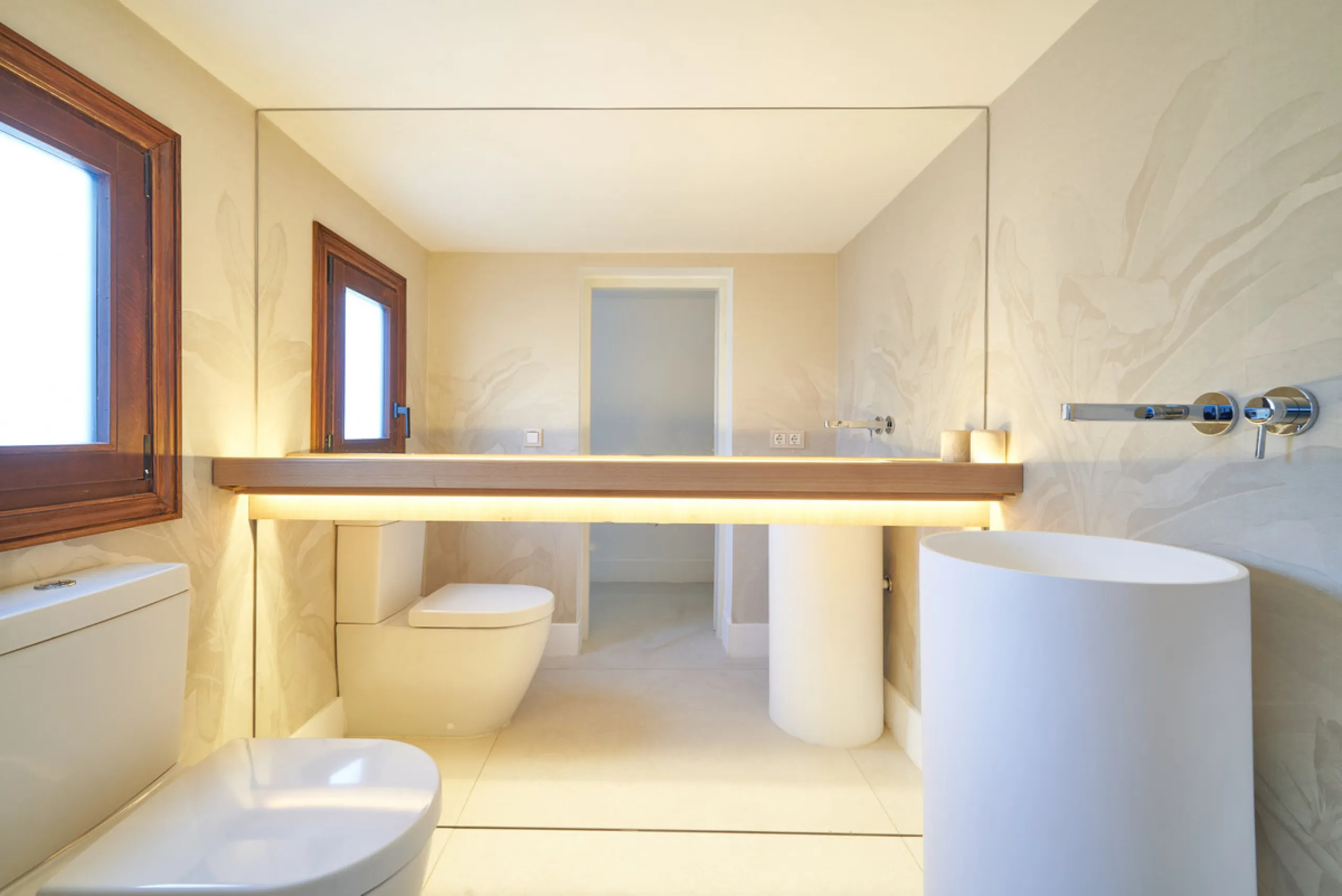 Villa Audrey | Luxury Modern Villa with Private Pool, Tennis Court & Guest Apartment.