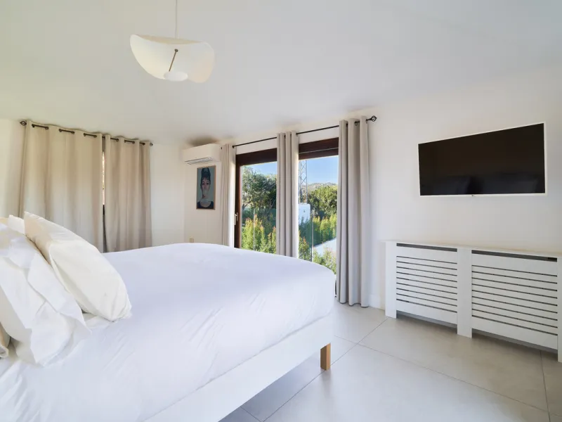 Villa Audrey | Luxury Modern Villa with Private Pool, Tennis Court & Guest Apartment.