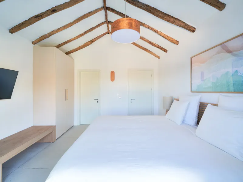 Villa Audrey | Luxury Modern Villa with Private Pool, Tennis Court & Guest Apartment.