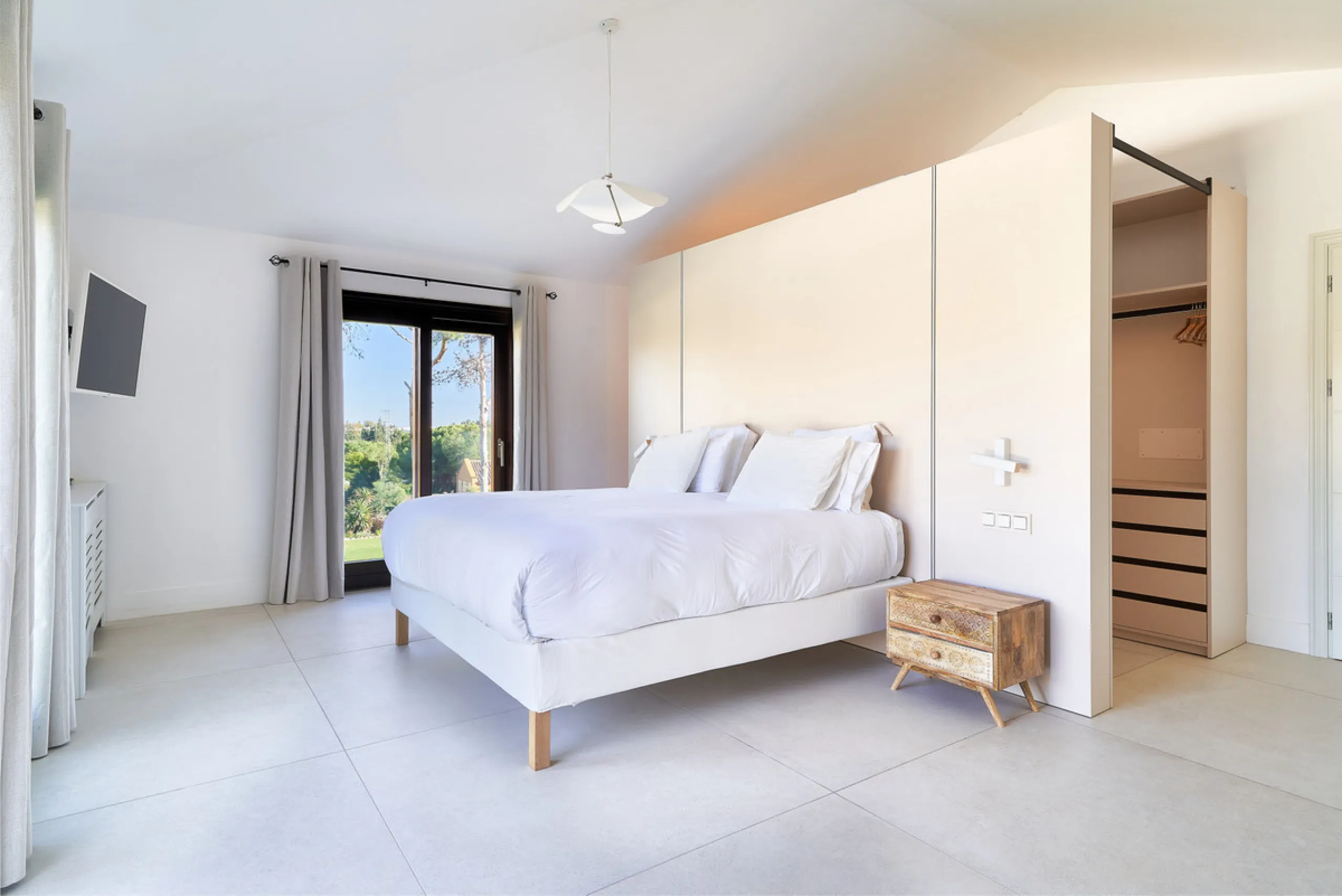 Villa Audrey | Luxury Modern Villa with Private Pool, Tennis Court & Guest Apartment.