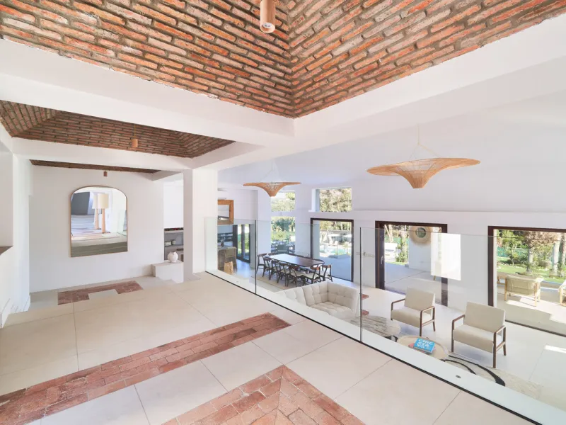 Villa Audrey | Luxury Modern Villa with Private Pool, Tennis Court & Guest Apartment.