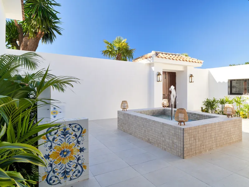 Villa Audrey | Luxury Modern Villa with Private Pool, Tennis Court & Guest Apartment.