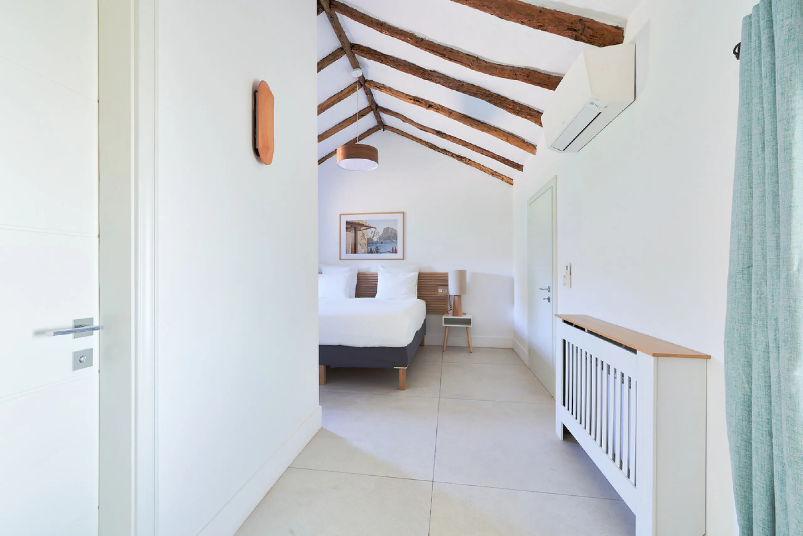 Villa Audrey | Luxury Modern Villa with Private Pool, Tennis Court & Guest Apartment.