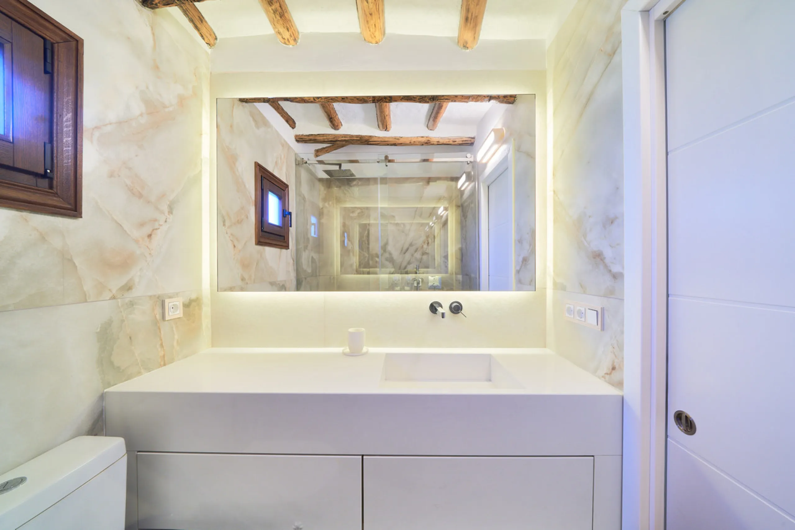 Villa Audrey | Luxury Modern Villa with Private Pool, Tennis Court & Guest Apartment.